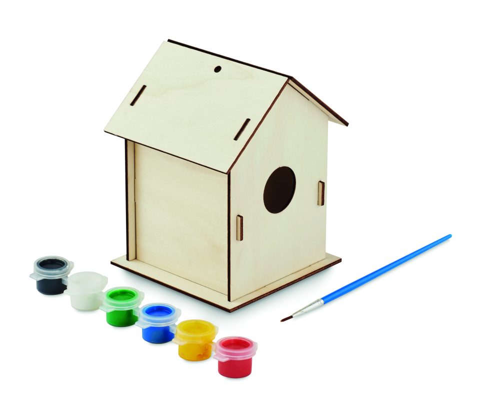 Drewniany domek dla ptaków DIY