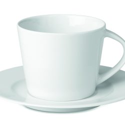 Kubek cappuccino i talerzykiem
